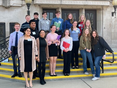 Picture of 4-H Team who Visited the Kane County Government Center