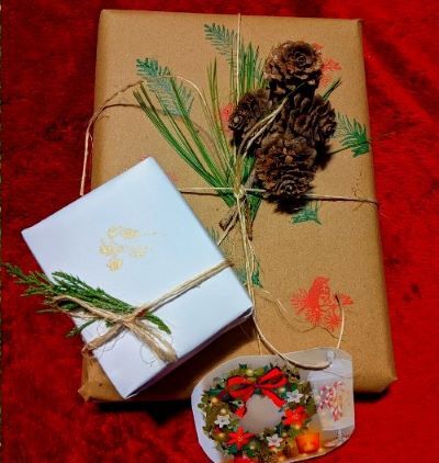 There are many ideas for greening your holiday gift wrap. 