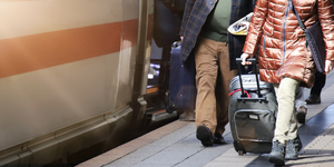 Disembarking passengers on privately chartered buses from Texas have been assisted at Metra stations in Elburn and Aurora.